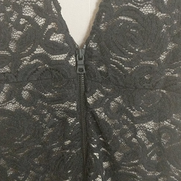 Alice + Olivia black evening gown - Picture 5 of 8